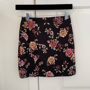 Mini skirt. Perfect for summer. Almost new.